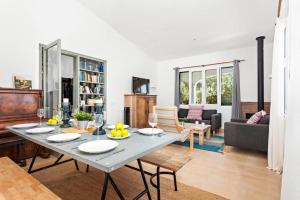 Villa Can Palmeras by Villa Plus