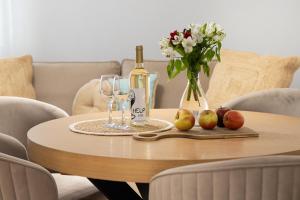 Sunny Boho Home by RV Apartments