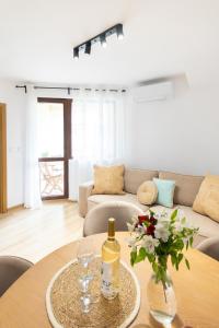 Sunny Boho Home by RV Apartments