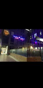 AXIS PALACe 1