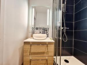 Lévasion Marine à la plage 2P