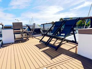 Casa Flotante en el Centro de Vigo - Different Charter