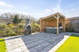 Oude Nieuwelandseweg 33 - Ouddorp - Villa Mastlo (met jacuzzis, extra kosten voor gebruik)