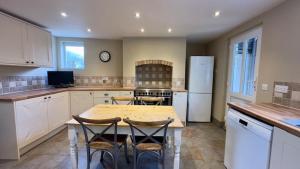 Salisbury Garden Apartment 3 beds 2 baths