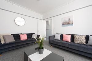 Sleeps 15 a 6 Bed Hse Medway 10 bed