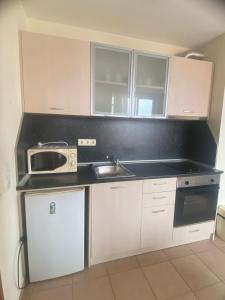 2 Bed Suite with Pool Views