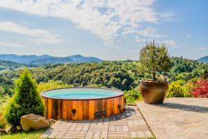 Castle View Haven With Wellness And Pool - Happy Rentals