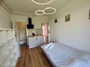 Studio Hop To Wrocław