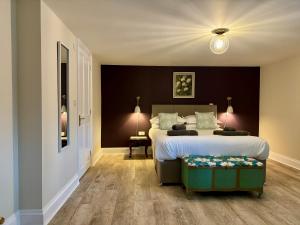 Holyland House - Greenacres Estates