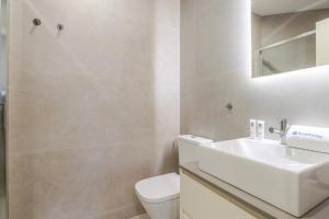 HostWise - Premium & Modern Building