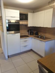 Appartements Appartement 3 etoiles pour 4 personnes avec piscine : Appartement 1 Chambre avec Jardin