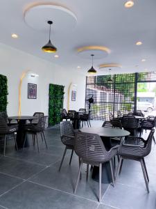 Saint Tropez Hotel and Suites