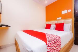 Hotel Sun City Near Saifee Hospital And HN Reliance Hospital