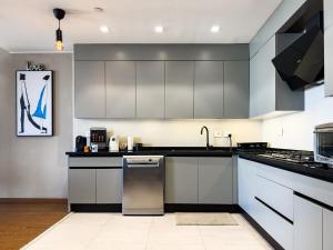 Panoramic 2 BR Apt at Aeon Towers