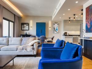 Panoramic 2 BR Apt at Aeon Towers