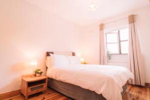 3 bedroom Townhouse in the heart of the Burren