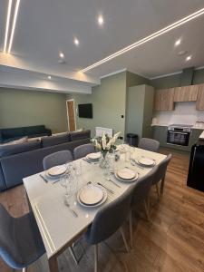 Luxurious & spacious central modern 2bed flat