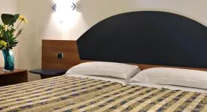 Hotel Marconi - 卡尔塔尼塞塔