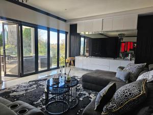 Gillino Vaal River Luxury Retreat