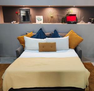 Sliema Strand Stylish Loft apartment by the Sea