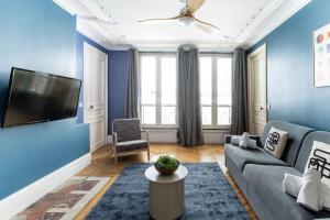 COSY APPARTMENT IN THE HEART OF PARIS