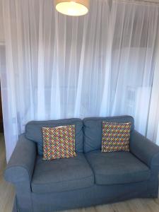 Modern bright studio apartment in south Glasgow