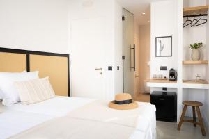 Eleana Hotel