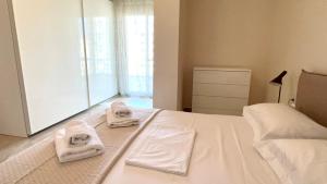 Art vacation apartment for 7 guests in Durrës city center