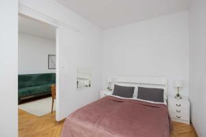 Cozy Studio Daniłowiczowska Near Ogród Saski and Old Town by Noclegi Renters