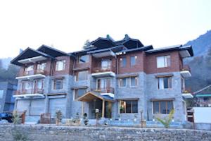 Hotel Mountain Majestys Inn, Manāli