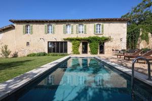 Maisons de vacances Gite Presbytere de Puysegur 4* : photos des chambres
