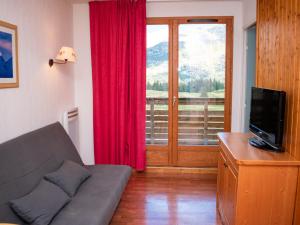 2 pièces 4 pers avec balcon et coin cuisine équipé - FR-1-504-537