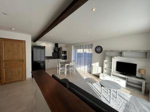 La Maison du Cèdre 8 min du Futuroscope