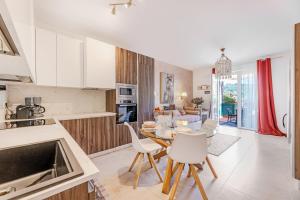 SUITE ELEVEN ISOLA DELBA