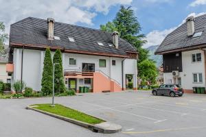 Apartment Stella with Two Bedrooms & Free Parking Spot