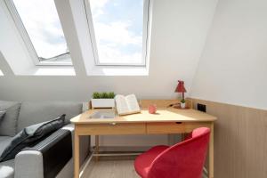 Climatic Apartment in the Centre of Wrocław Near the Market Square by Noclegi Renters