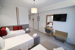 SKYLINE Fine Living