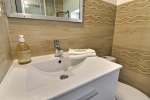 Appartements Les Apparts du Pont Vert - lit double - WiFi - tout inclus - 2 : photos des chambres