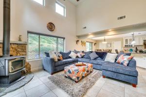 Hot Tub, Games & Sports: Luxury Yosemite Escape