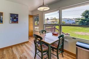 Walk to Flathead Lake Airy Home with Mtn Views!