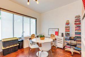 1 Mi to Downtown Walkable Studio in Sacramento