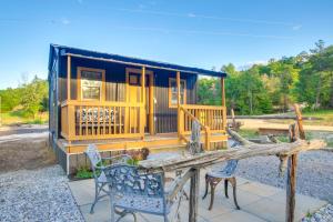 Fishing Ponds, Trails and River Access Jay Studio!