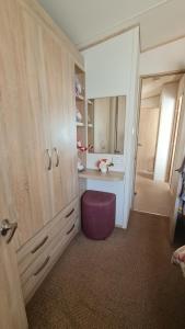 Fabulous 3 bedroom pet friendly, Static Caravan at Hoburne Devon Bay