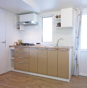 Standard Mobile Homes - Hotel & Resort Adria Ankaran