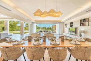 Retreat villa with lake view, maid,bbq in Punta Cana