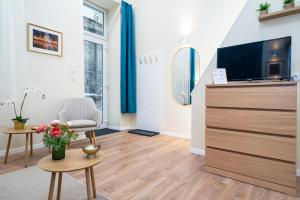 Amethyst Apartments - Brody