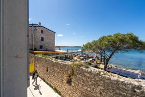 Studio Levant by Briskva