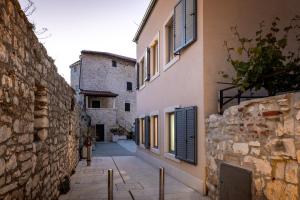 Studio Levant by Briskva