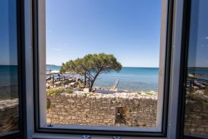 Studio Levant by Briskva