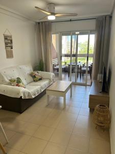 Descanso y jardines con piscinas